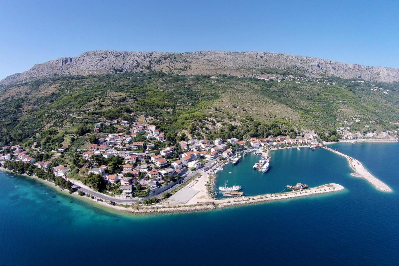 Apartments By The Sea Krilo Jesenice, Omis - 15145 イェセニツェ エクステリア 写真