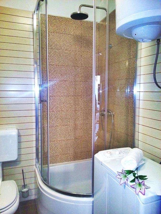 Apartments By The Sea Krilo Jesenice, Omis - 15145 イェセニツェ エクステリア 写真