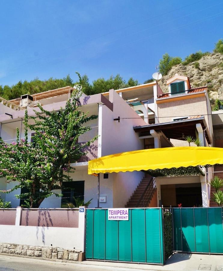 Apartments By The Sea Krilo Jesenice, Omis - 15145 イェセニツェ エクステリア 写真