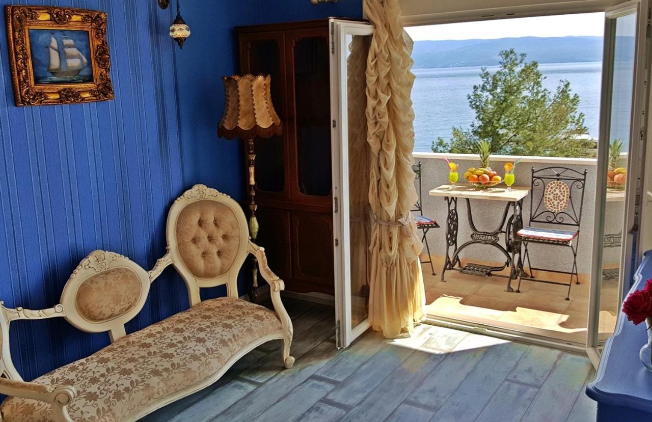 Apartments By The Sea Krilo Jesenice, Omis - 15145 イェセニツェ エクステリア 写真