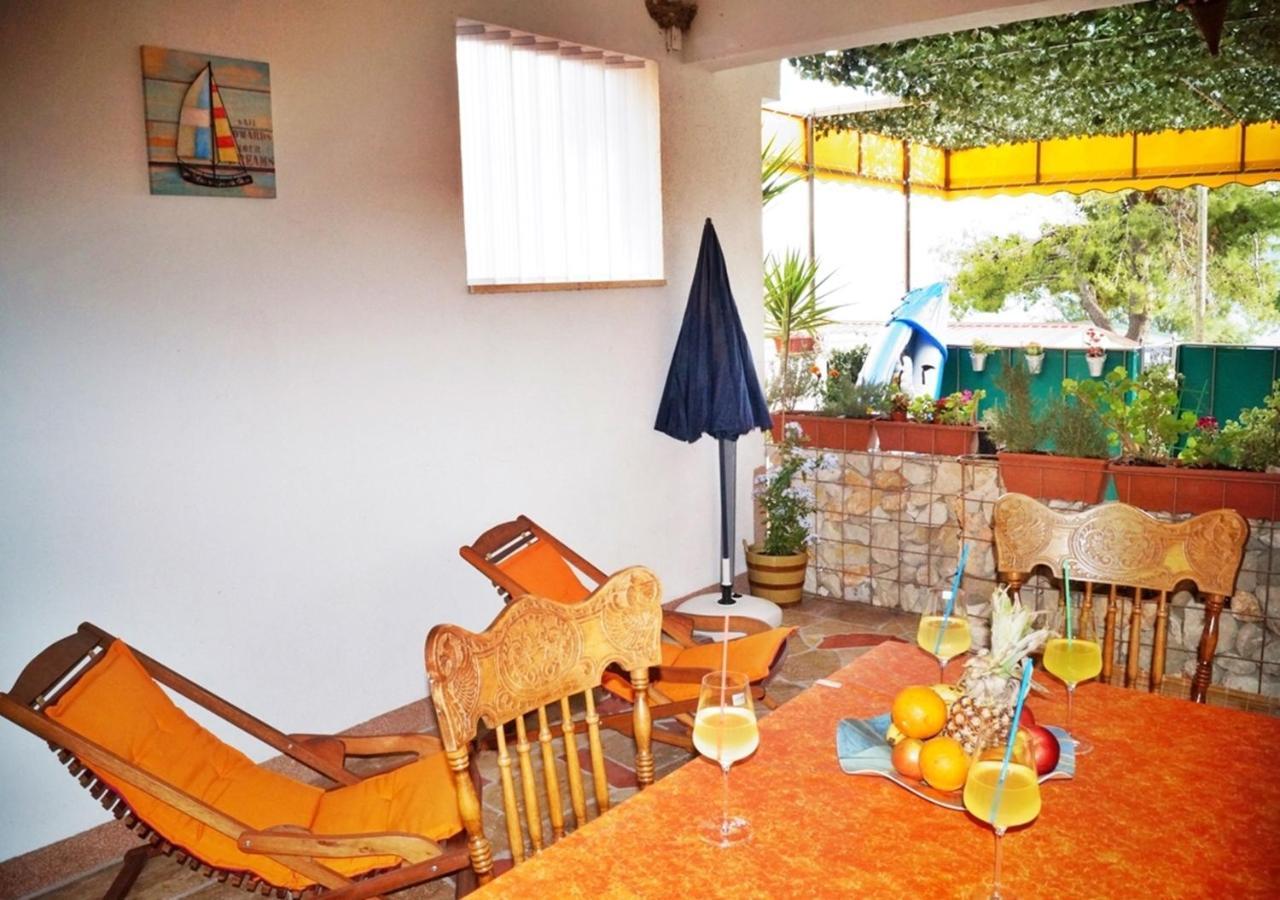 Apartments By The Sea Krilo Jesenice, Omis - 15145 イェセニツェ エクステリア 写真