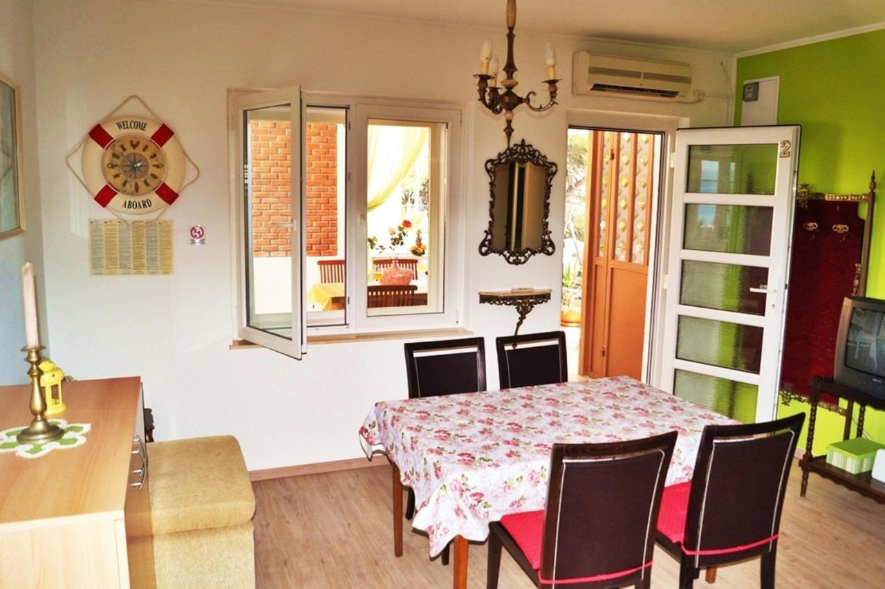 Apartments By The Sea Krilo Jesenice, Omis - 15145 イェセニツェ エクステリア 写真