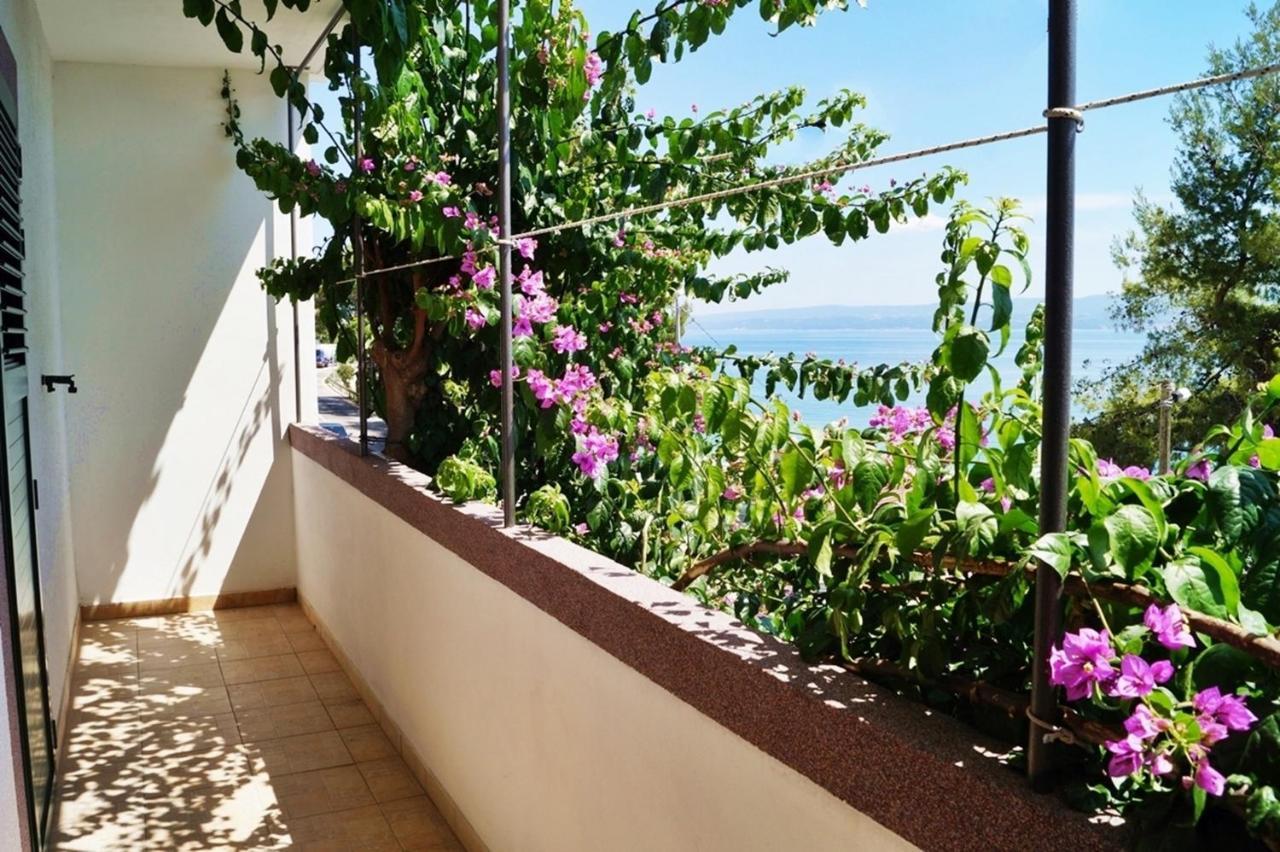 Apartments By The Sea Krilo Jesenice, Omis - 15145 イェセニツェ エクステリア 写真