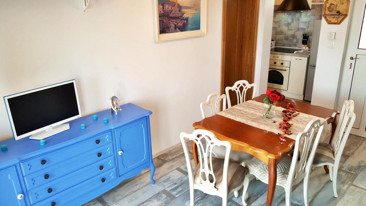 Apartments By The Sea Krilo Jesenice, Omis - 15145 イェセニツェ 部屋 写真